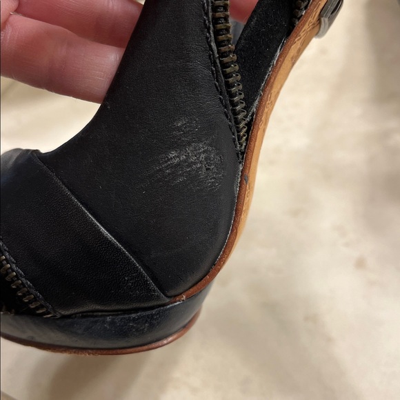 L.A.M.B. Black Zipper Slingback Open Toe Heels - Picture 12 of 13